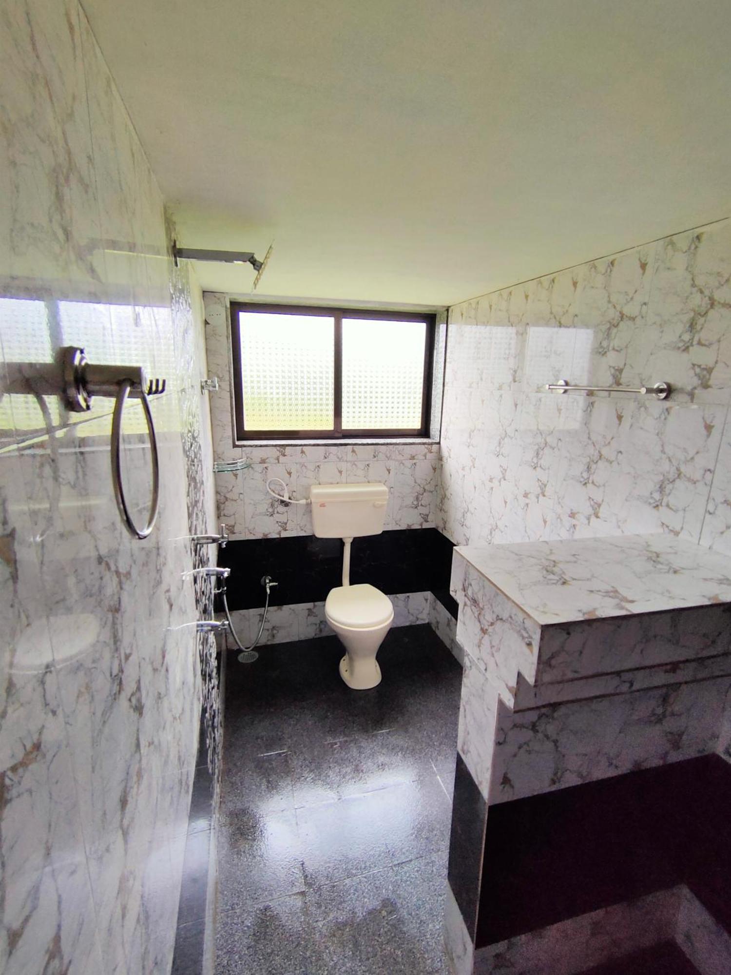 Shobha Farmhouse Kashid Bilik gambar